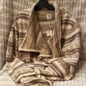 Good Hart Women's Brown Patterned Sweater
